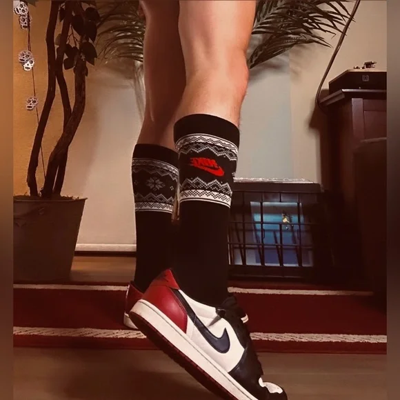 Nike | XL Socks in Black/Red (OS) - Picture 1 of 9